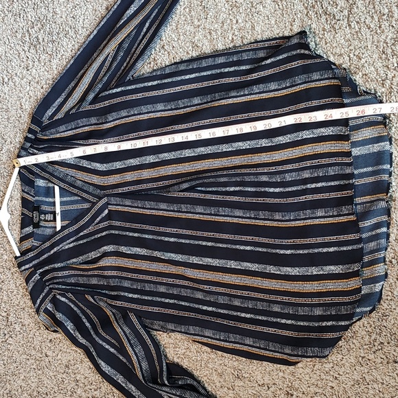 jones New York Blue Striped Blouse Size Small - Picture 3 of 9
